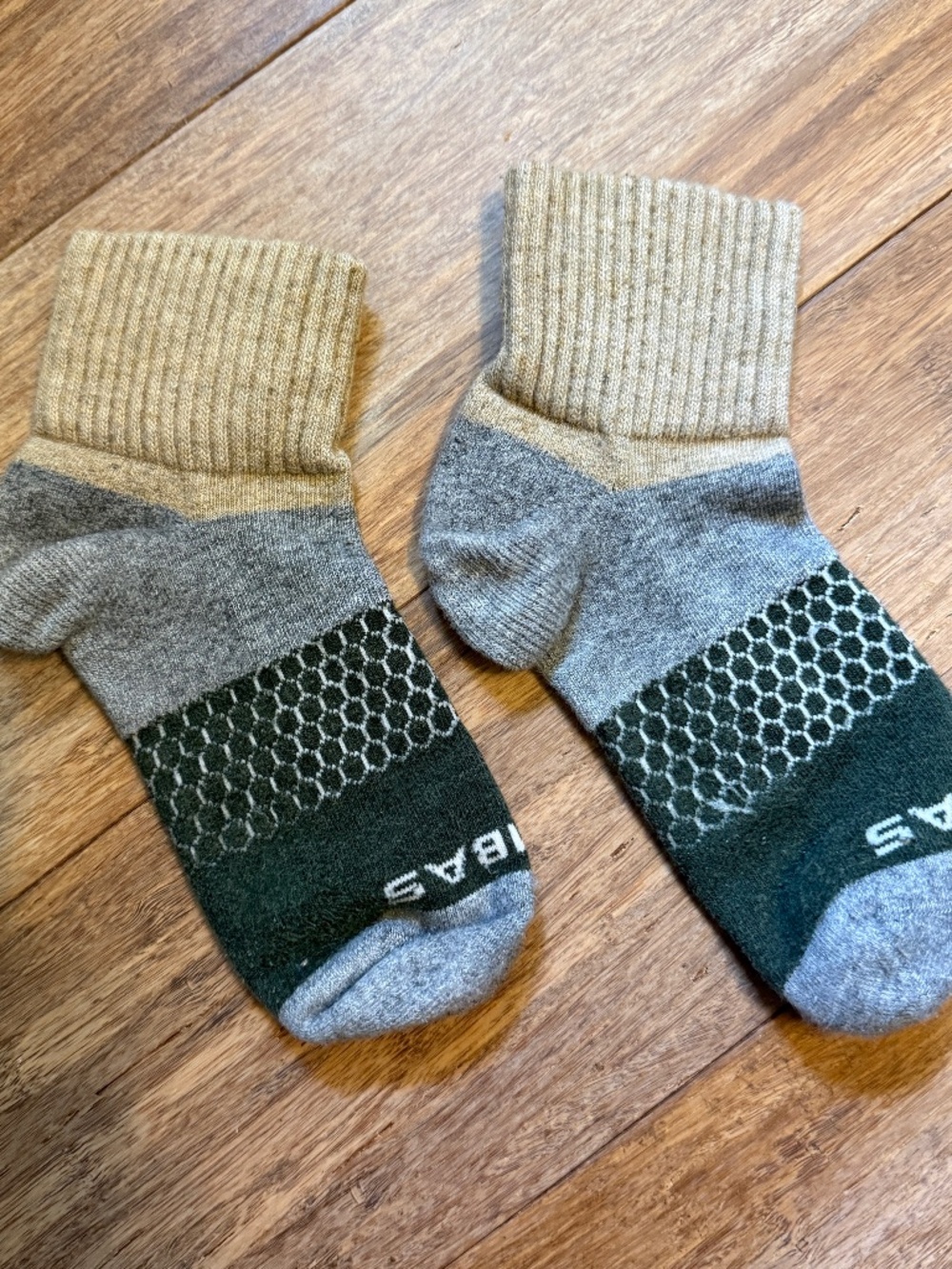 Bombas Tri-Block Quarter Socks- Size Medium